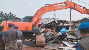 Digusur Paksa, Pedagang Pasar Kutabumi Tangerang Teriak Rezim Penindas Rakyat 2 WhatsApp Image 2024 04 19 at 01.29.35