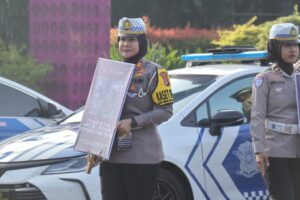 Satlantas Polresta Tangerang Bagi-bagi Helm Gratis saat Operasi Keselamatan Berlalu Lintas 3 WhatsApp Image 2025 02 13 at 03.24.56