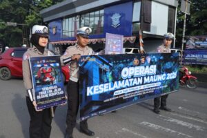Satlantas Polresta Tangerang Bagi-bagi Helm Gratis saat Operasi Keselamatan Berlalu Lintas 2 WhatsApp Image 2025 02 13 at 03.24.58
