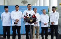 ratas bersama presiden prabowo menteri dody sampaikan kesiapan infrastruktur jelang mudik lebaran 2025 WhatsApp Image 2025 02 19 at 06.21.28