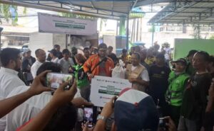 Gelar Baksos #WargaPeduliWarga Jilid 9: 98 Resolution Network Salurkan Ratusan Paket Sembako ke Driver Ojol 2 WhatsApp Image 2025 11 23 at 21.02.36