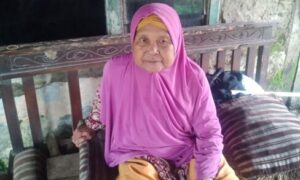 Alamsyah: Miris, Kantor Kecamatan Tigaraksa Dibangun Megah Tapi Mata Camat 'Buta' Lihat Gubuk Nenek Mursani 2 WhatsApp Image 2026 02 16 at 21.10.25 2 e1771253289686